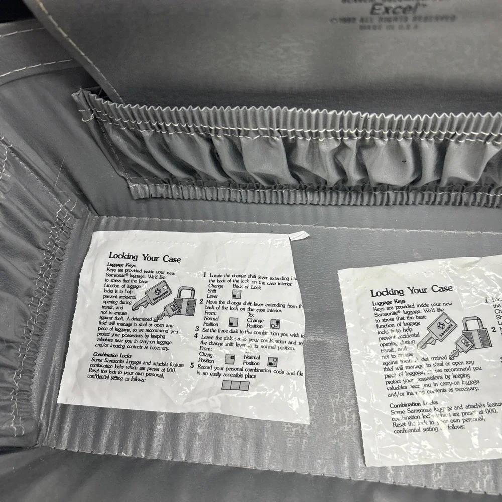 Vintage 1992 Samsonite Excel Hard Shell Train Case Cosmetic Makeup w/ Keys EUC